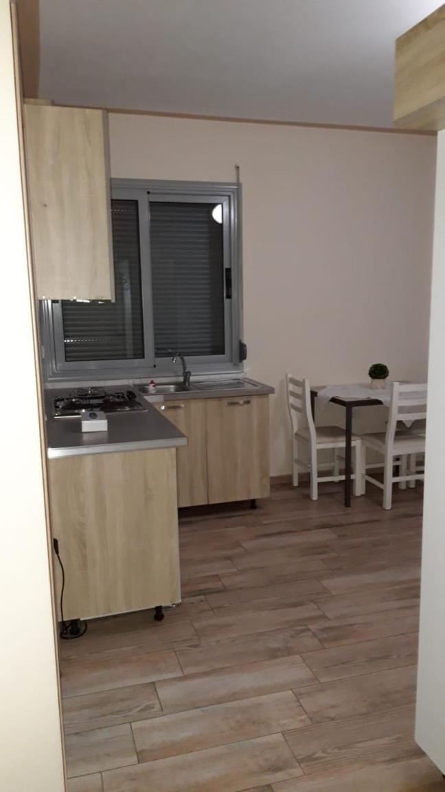 Disy Apartments Vlore Room photo