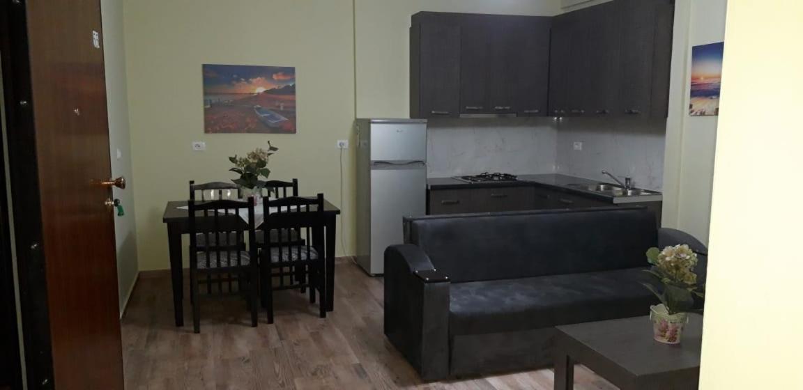 Disy Apartments Vlore Room photo