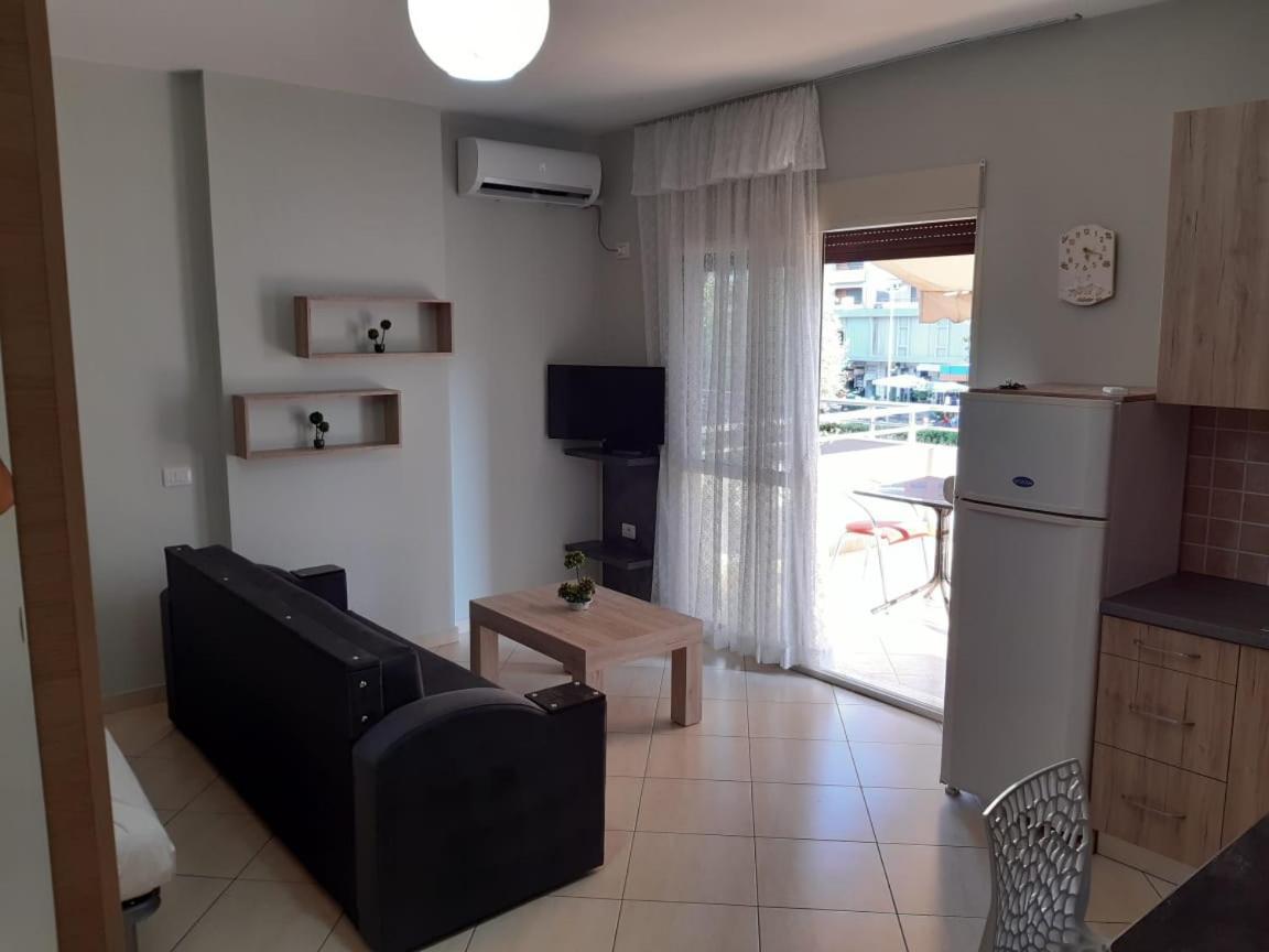 Disy Apartments Vlore Room photo
